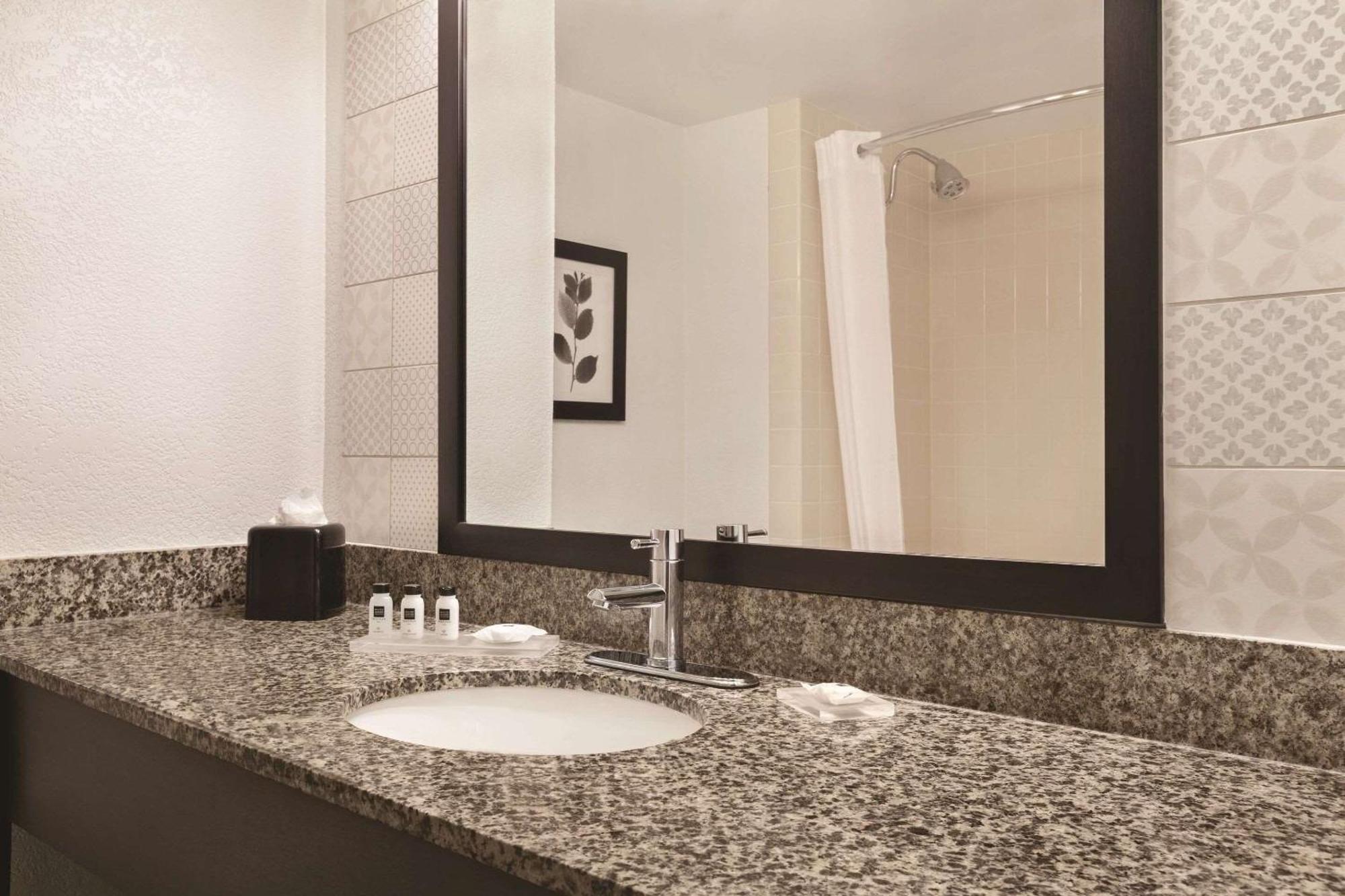 Country Inn & Suites By Radisson, San Diego North, Ca Zewnętrze zdjęcie